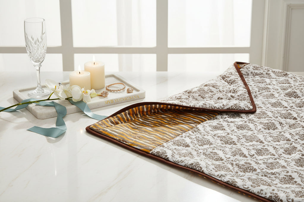 {product_title} - {variant_option} - Premium cotton bedding